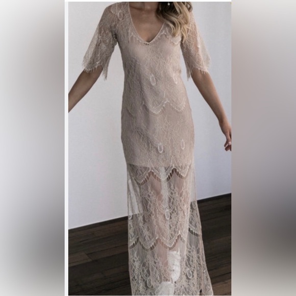 Grace Loves Lace Maxi - Picture 2 of 4